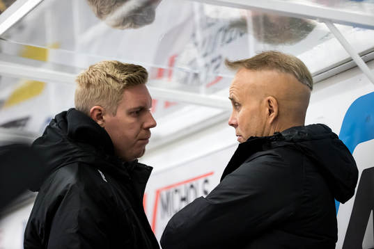 AIKs tränare Anton Blomqvist och AIKs assisterande