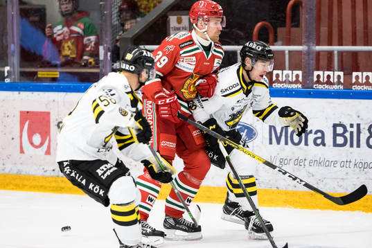 Moras Kristoffer Gunnarsson och AIKs Daniel Torgersson