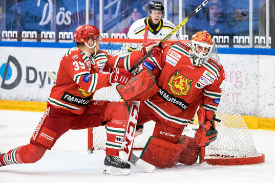 Moras Kristoffer Gunnarsson och Moras målvakt Andreas