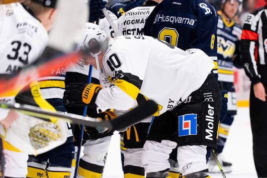 Västerås Isak Skedung lämnar isen