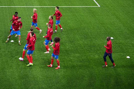 Helsingborgs spelare värmer upp