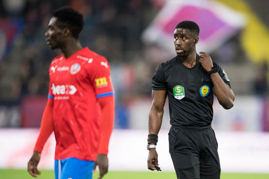 Domare Fredrik Oppong