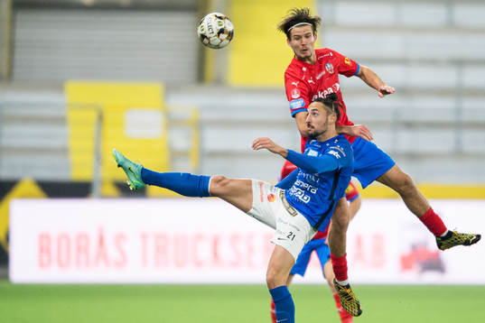 Helsingborgs Wilhelm Loeper och Norrbys Dijan Vukojevic