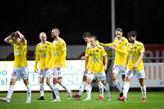 Falkenbergs Anton Wede jublar