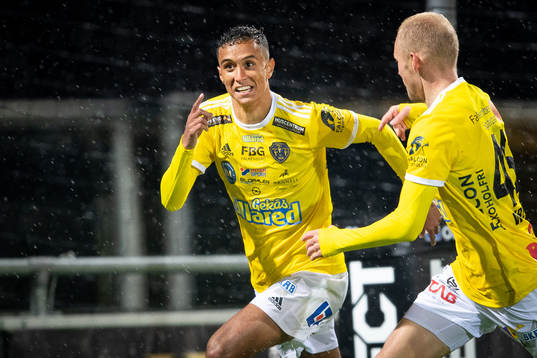 Falkenbergs Oliver Hintsa jublar