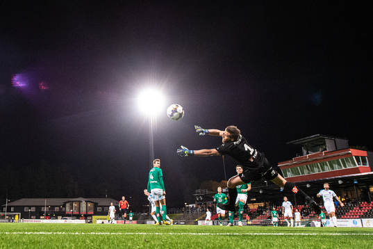Jönköpings målvakt Frank Pettersson släpper in 1-1