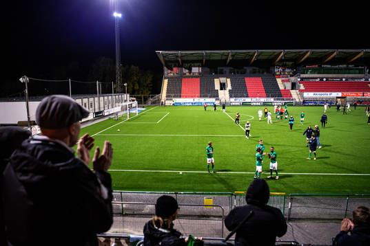 Jönköpings spelare tackar publiken