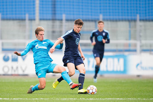 Savva Kotov of Zenit and August Karlin of Malmö FF