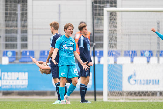 Ilia Rodionov of Zenit celebrates