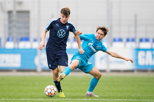 August Karlin of Malmö FF and Ilia Rodionov of Zenit