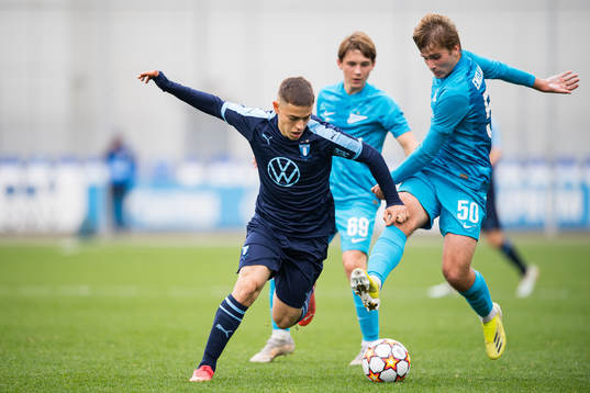 Ajdin Avdic of Malmö FF and Aleksandr Emelianov of Zenit