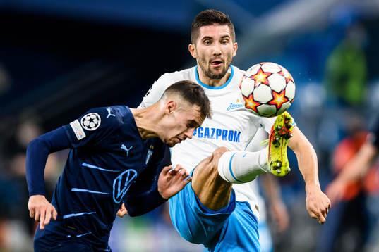 Aleksei Sutormin of Zenit and Veljko Birmancevic of Malmö