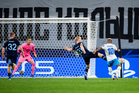 Franz Brorsson of Malmö FF and Malcom of Zenit