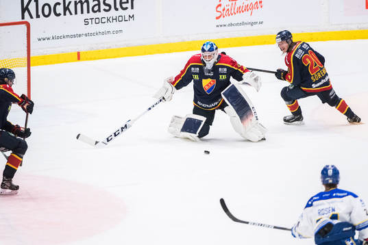 Djurgårdens målvakt Mantas Armalis  och Marcus Sörensen