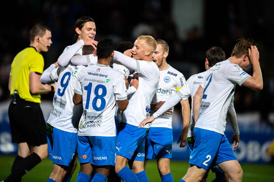 Bläddra bland fler bilder av Fotboll, Superettan, Värnamo - Västerås SK