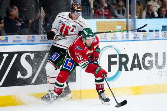Örebros Jani Lajunen och Frölundas Max Friberg
