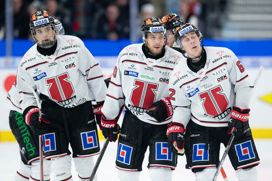 Örebros Miikka Salomäki jublar med lagkamrater