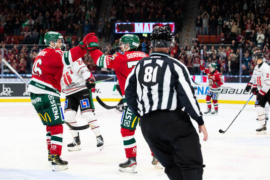 Frölundas Patrik Carlsson jublar ihop med Stefan Elliot