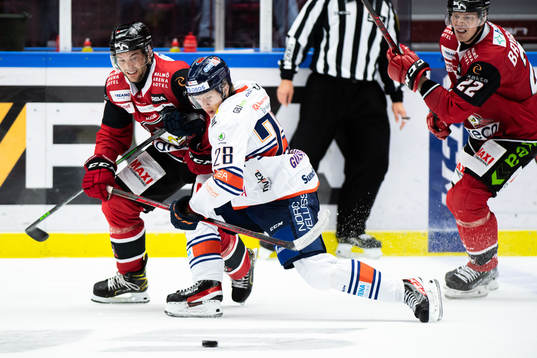 Malmö Redhawks Pathrik Westerholm och Växjös Hugo