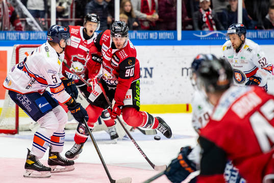 Växjös Juuso Vainio och Malmö Redhawks Lance Bouma