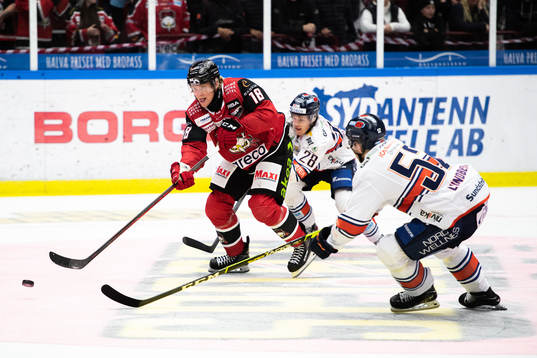 Malmö Redhawks Marcus Sylvegård och Växjös Hugo