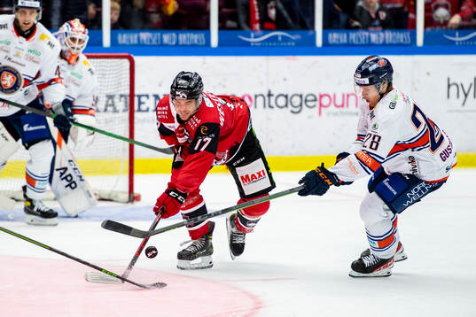 Malmö Redhawks Pathrik Westerholm  och Växjös Hugo