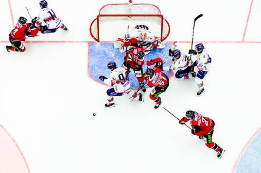 Malmö Redhawks Pathrik Westerholm  och Emil Sylvegård