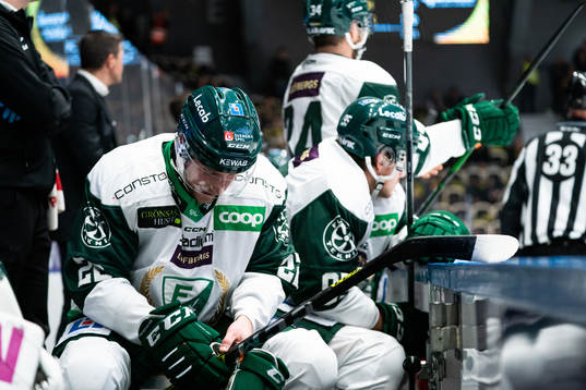Färjestads Per Åslund deppar