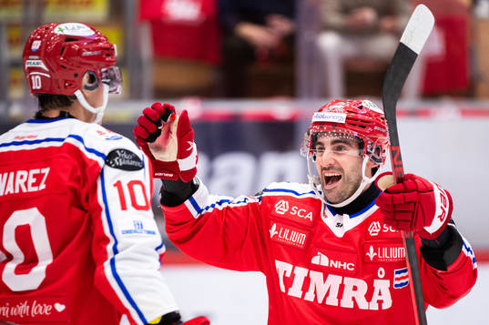 Timrås Robin Alvarez och Joey LaLeggia jublar