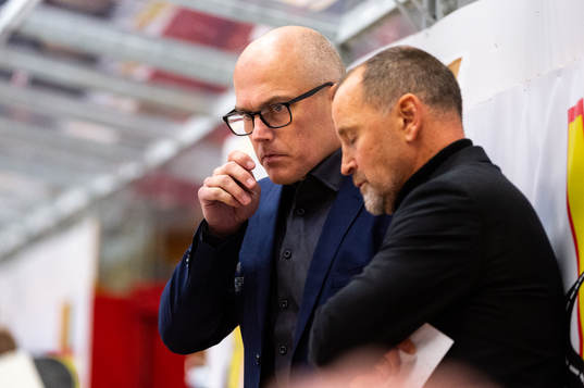 Luleås Assisterande tränare Roger Kyrö och tränare
