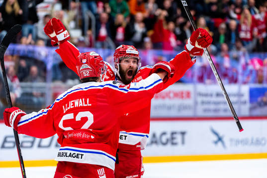 Timrås Per Svensson jublar