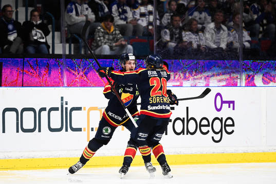 Djurgårdens Marcus Högström och Marcus Sörensen jublar