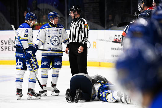 Leksands Jonas Ahnelöv har ont