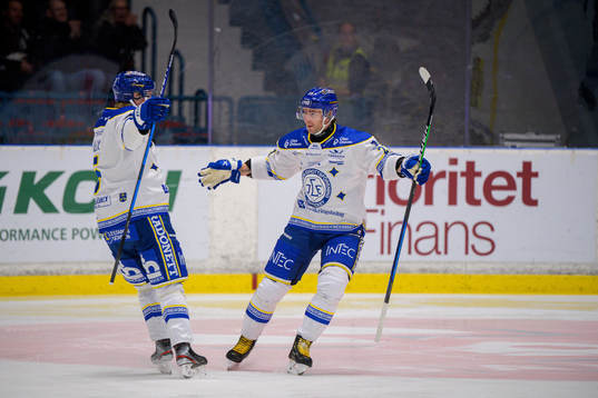 Leksands Calle Själin och Mikael Ruohomaa jublar