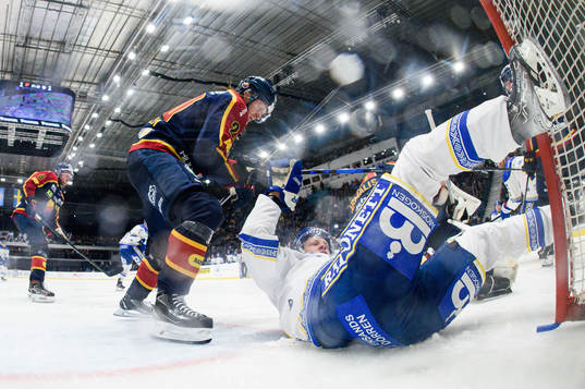 Djurgårdens Marcus Sörensen och Leksands Emil Heineman
