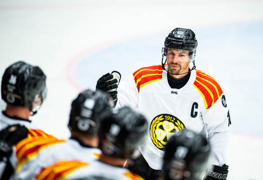 Brynäs Anton Rödin jublar