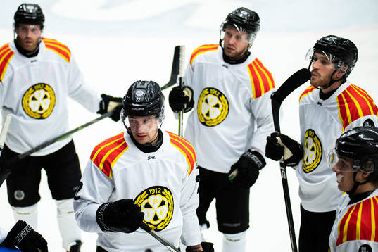 Brynäs Adam Pettersson deppar med lagkamrater