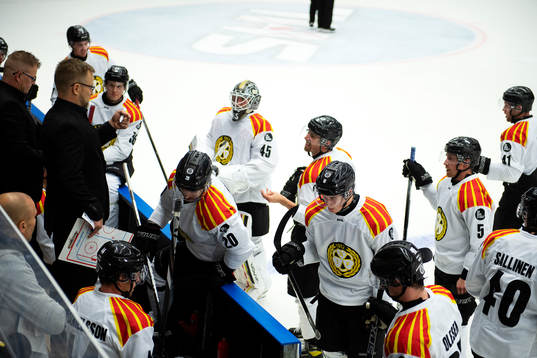 Brynäs tränare Mikko Manner och spelare
