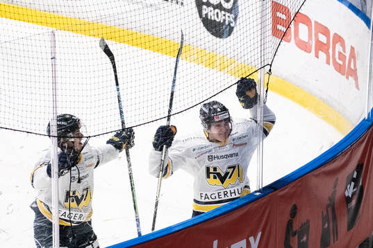 s  Zion Nybeck och Emil Andrae jublar