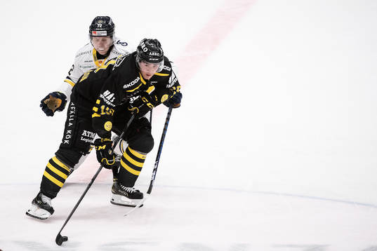 s Jonathan Davidsson och AIK:s Lucas Carlsson