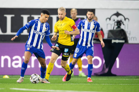 IFK Göteborgs Alexander Jallow och Elfsborgs Johan Larsson