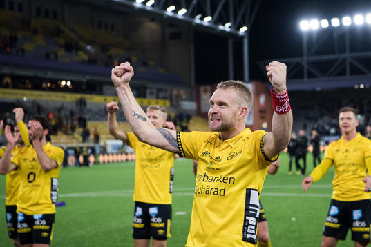 Elfsborgs Johan Larsson jublar