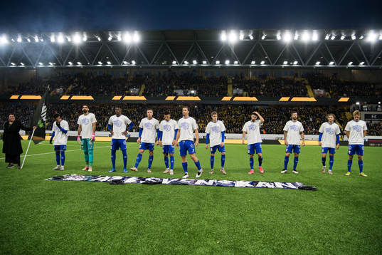 IFK Göteborgs spelare iklädda tröjor med texten
