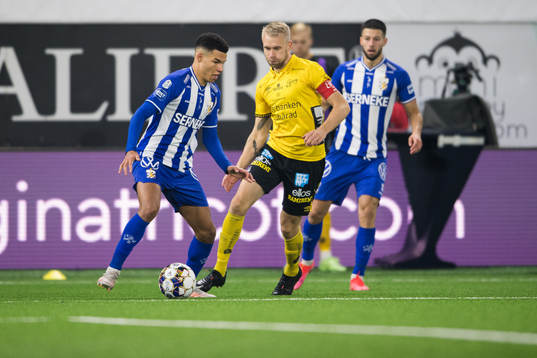 IFK Göteborgs Alexander Jallow och Elfsborgs Johan Larsson