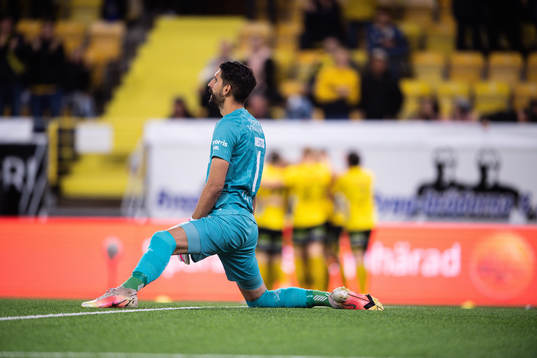 IFK Göteborgs målvakt Giannis Anestis deppar