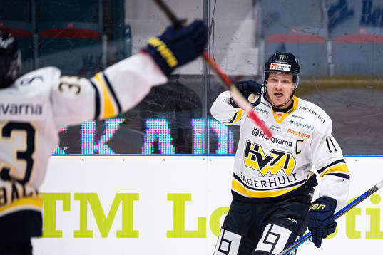 s Simon Önerud jublar