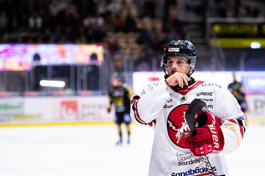 Vita Hästens Philip Alftberg deppar