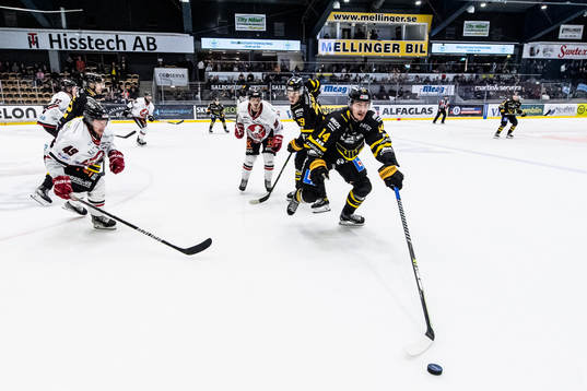 Vita Hästens Filip Cruseman och Västerås Jesper Johansson
