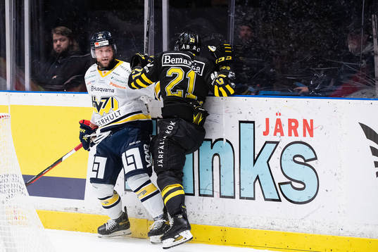 s Tyler Vesel och AIK:s Christian Sandberg