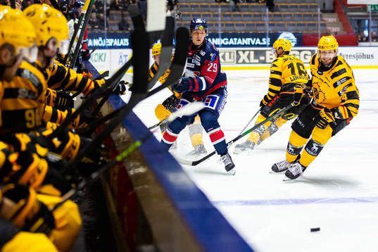 Linköpings Georg Weigelt och Skellefteås Tom Kühnhackl